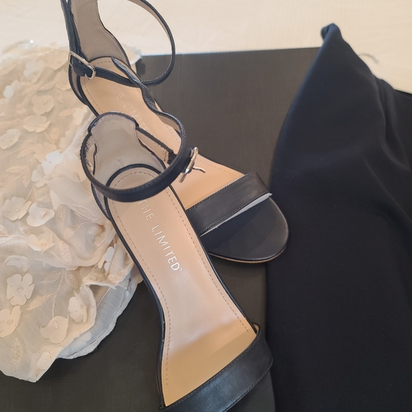 Sandals - Picture 4 of 4